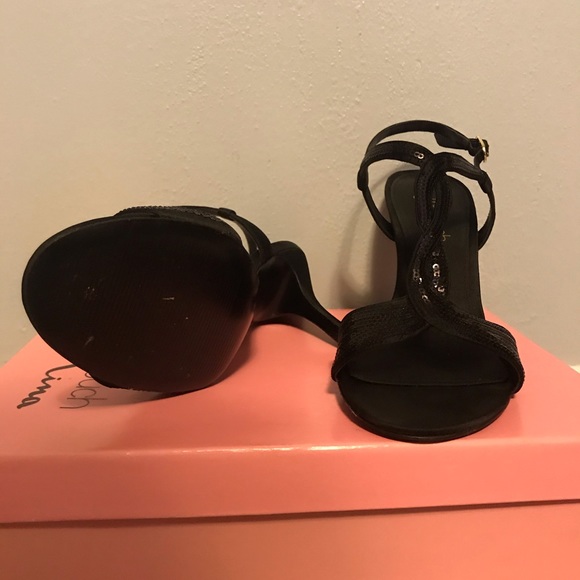 Black formal heels - Picture 4 of 5